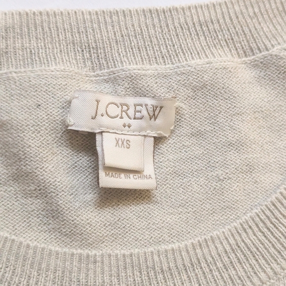 Embroidered J. Crew hugging polar bears sweater. XXS - Picture 4 of 6